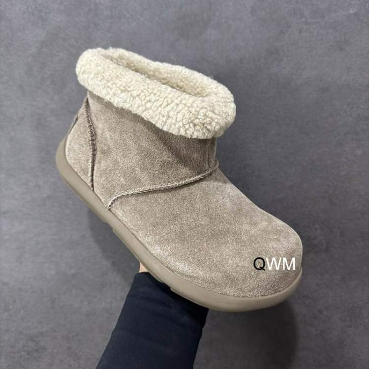 Picture of UGG Shoes _SKUUGGsz35-40WM100819830
